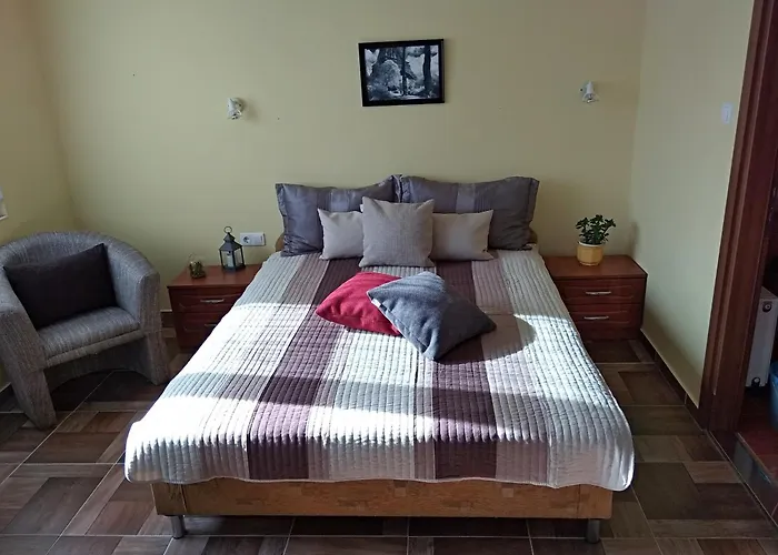 Yellow Apartmanhaz